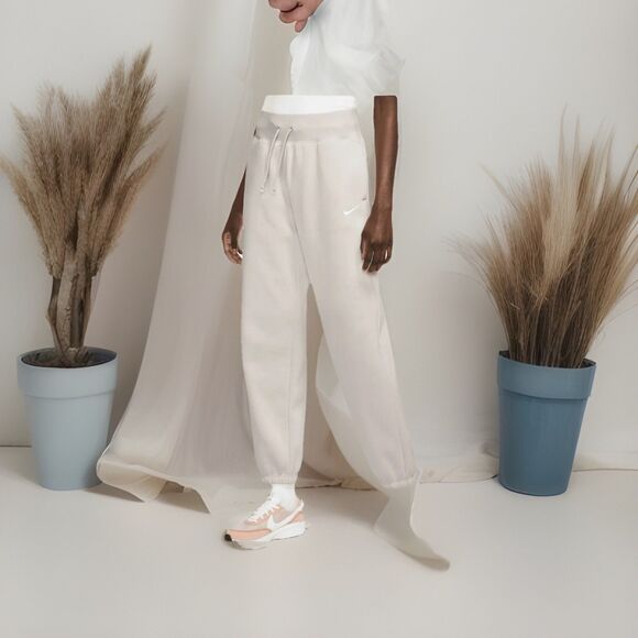 Nike Women's Phoenix Fleece High-Waisted Oversized Sweatpants ivory  SZ M NWT - Picture 1 of 3